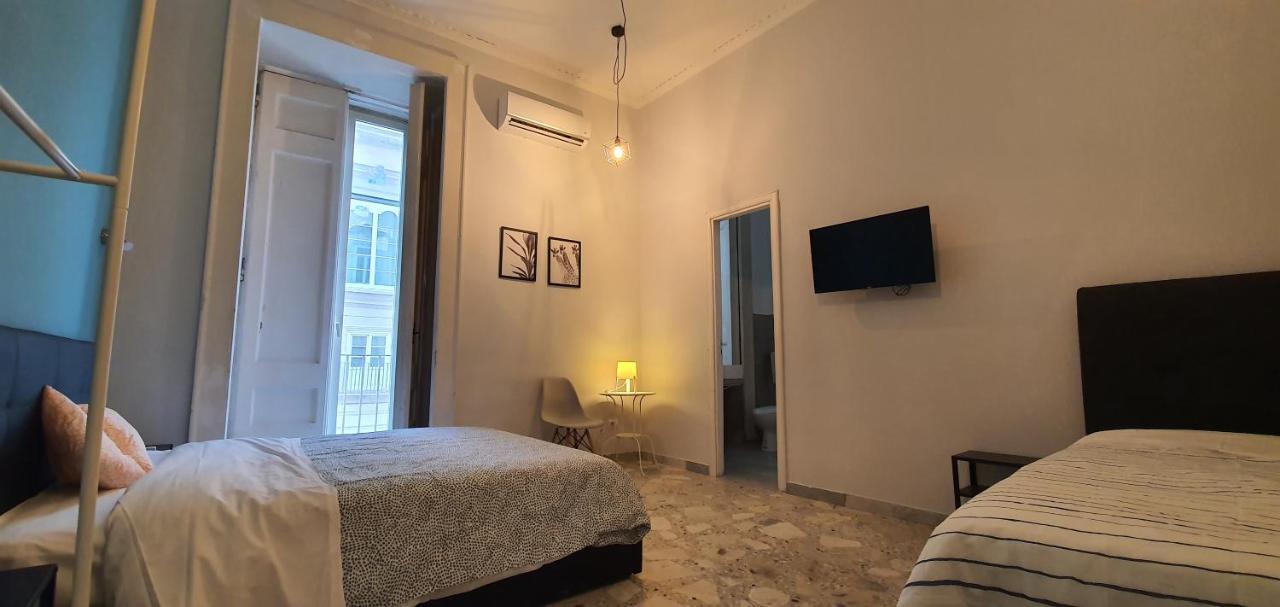 Sofia Rooms Napoli Bagian luar foto