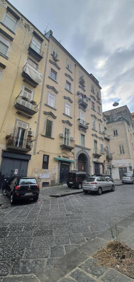 Sofia Rooms Napoli Bagian luar foto