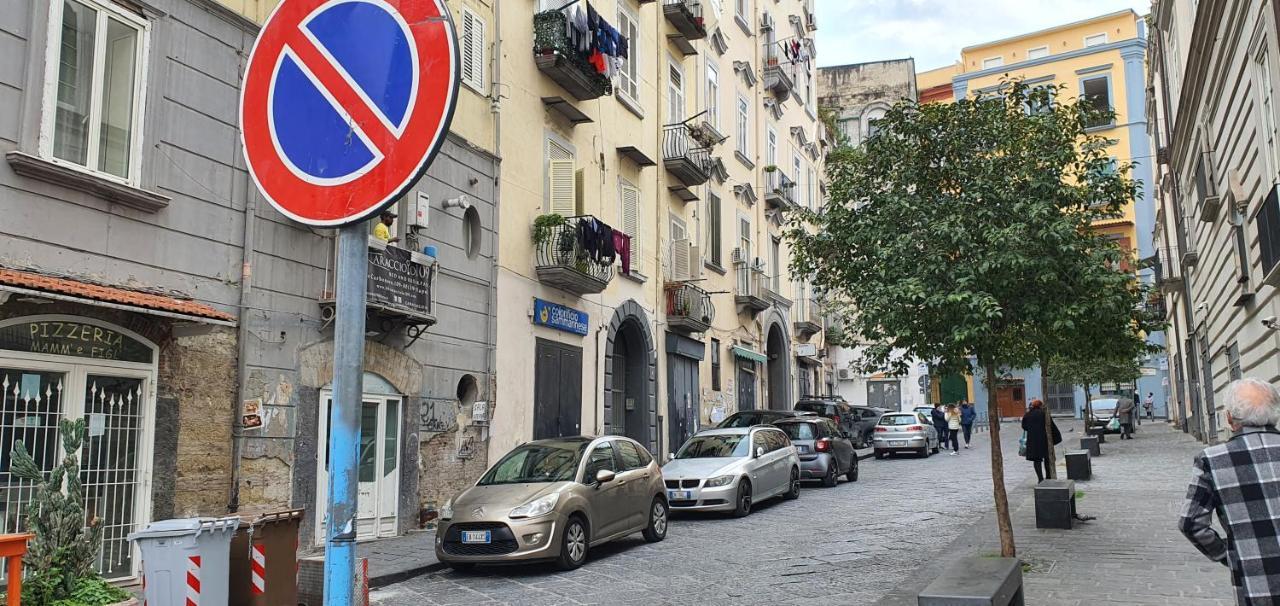 Sofia Rooms Napoli Bagian luar foto