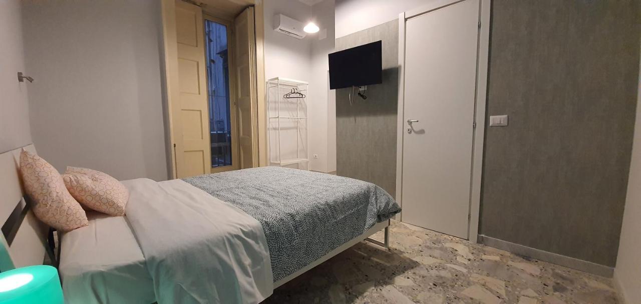 Sofia Rooms Napoli Bagian luar foto