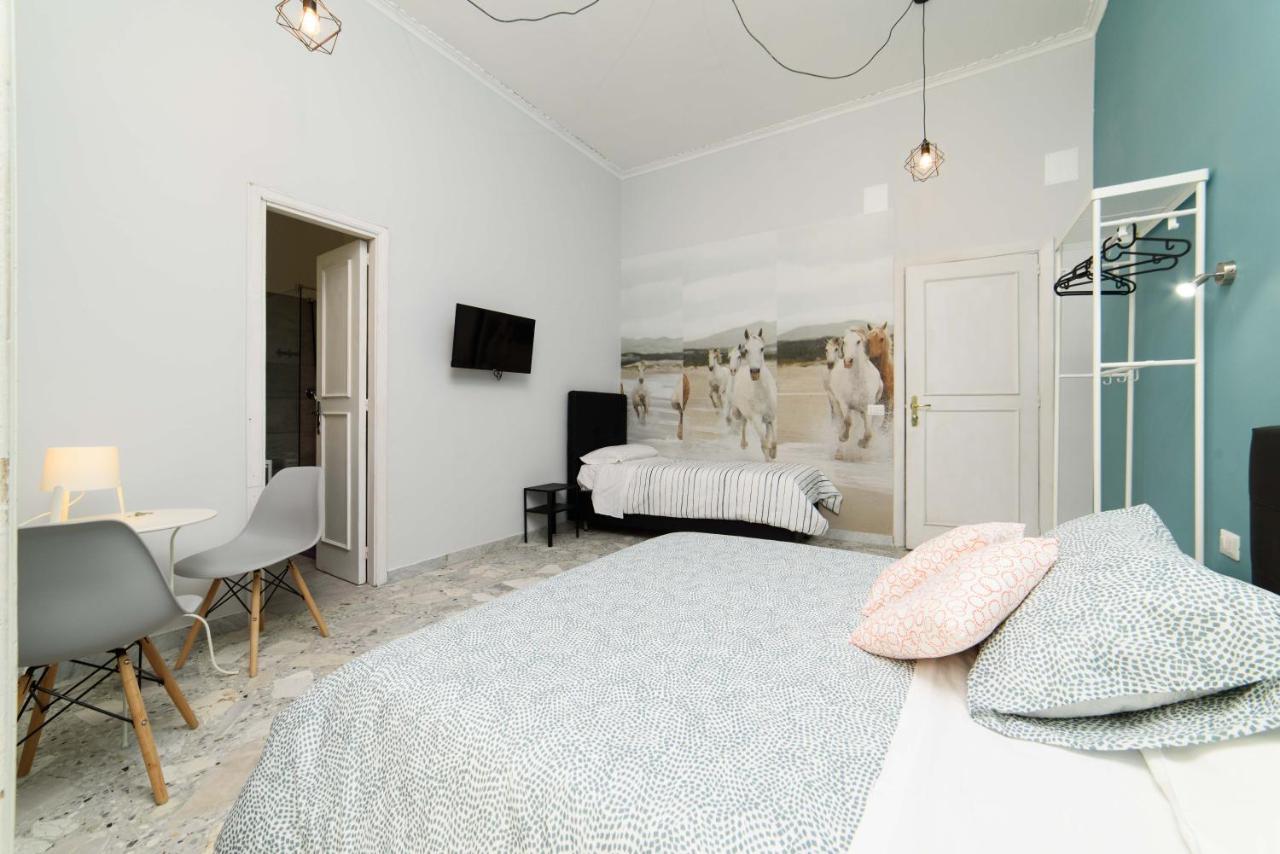 Sofia Rooms Napoli Bagian luar foto